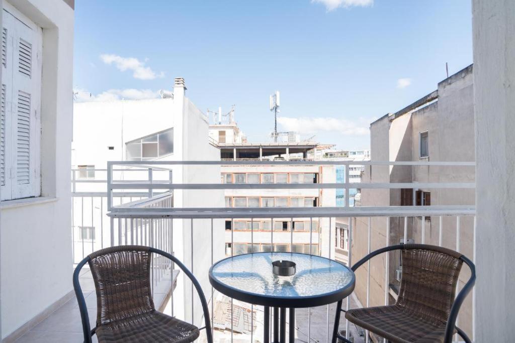 Monastiraki 3-4 Blue Sky Apartment Athena Bagian luar foto